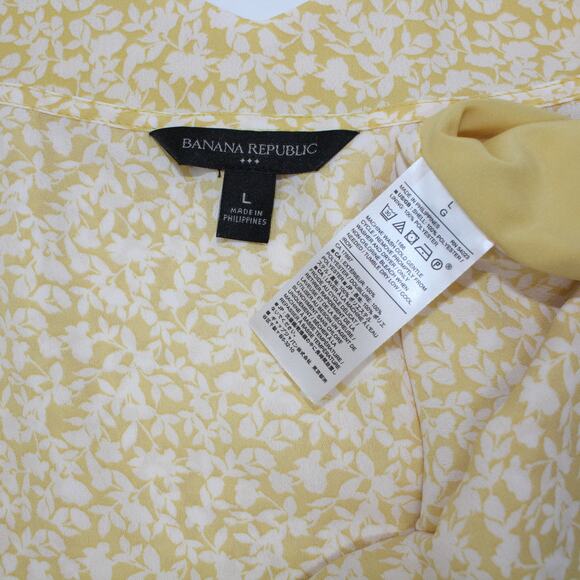 Large BR BananaRepublic Scoop Modal LightBlue Tee • Yellow Floral Cami Tank - Picture 8 of 12